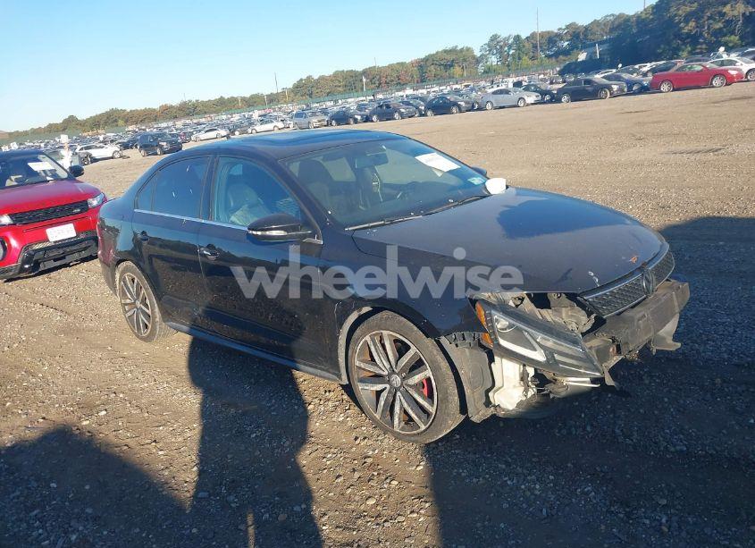 2013 Volkswagen Jetta GLI AUTOBAHN W/NAV (VIN 3VW4A7AJ7DM421731) main photo