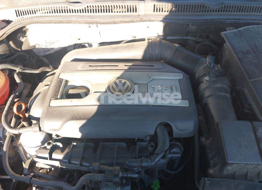 Photo 10 of 2013 Volkswagen Jetta GLI AUTOBAHN W/NAV (VIN 3VW4A7AJ7DM421731)