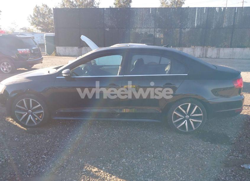 Photo 13 of 2013 Volkswagen Jetta GLI AUTOBAHN W/NAV (VIN 3VW4A7AJ7DM421731)