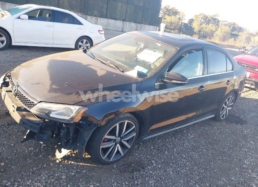 Photo 2 of 2013 Volkswagen Jetta GLI AUTOBAHN W/NAV (VIN 3VW4A7AJ7DM421731)