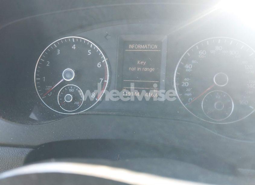 Photo 7 of 2013 Volkswagen Jetta GLI AUTOBAHN W/NAV (VIN 3VW4A7AJ7DM421731)