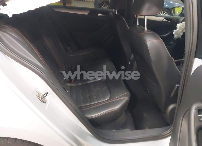 Photo 8 of 2013 Volkswagen Jetta GLI AUTOBAHN W/NAV (VIN 3VW4A7AJ8DM274514)