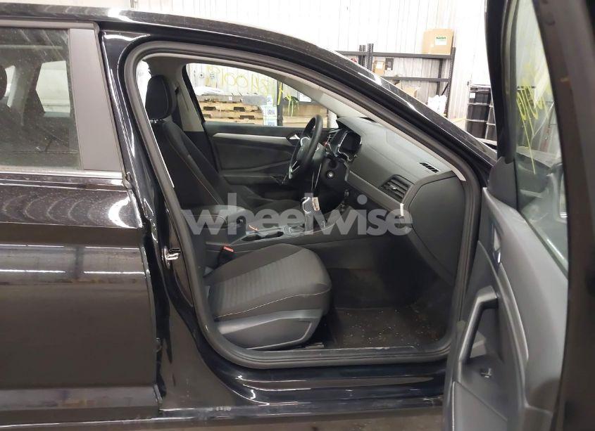 Photo 5 of 2024 Volkswagen Jetta 1.5T S (VIN 3VW4M7BU9RM063829)