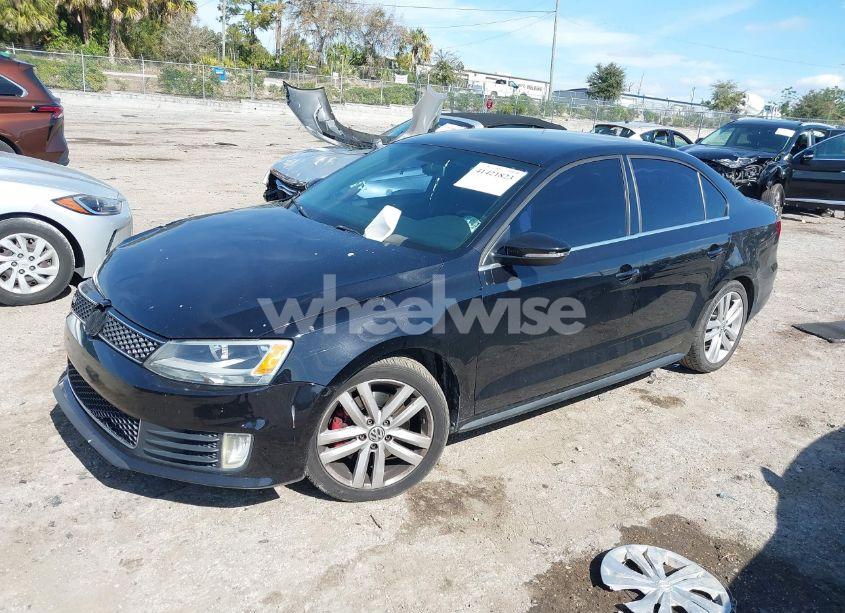 Photo 2 of 2014 Volkswagen Jetta GLI (VIN 3VW4S7AJ1EM240767)