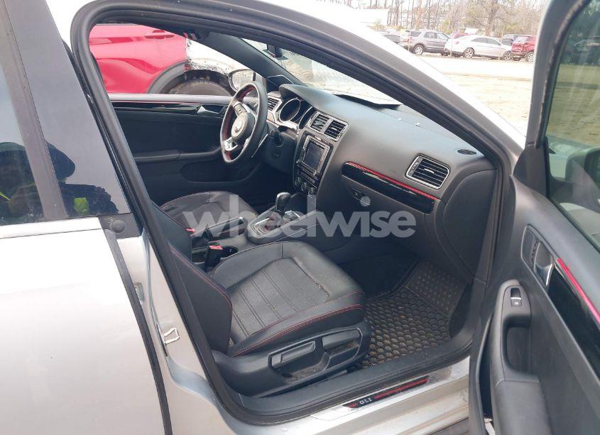 Photo 5 of 2016 Volkswagen Jetta 2.0T GLI SEL (VIN 3VW4S7AJ1GM274842)