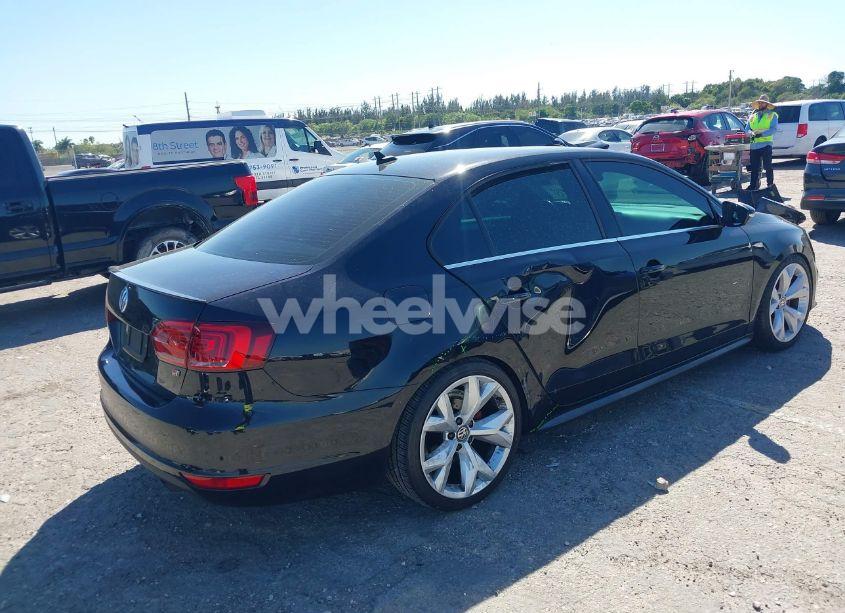 Photo 4 of 2014 Volkswagen Jetta GLI AUTOBAHN W/NAV (VIN 3VW4S7AJ2EM230779)
