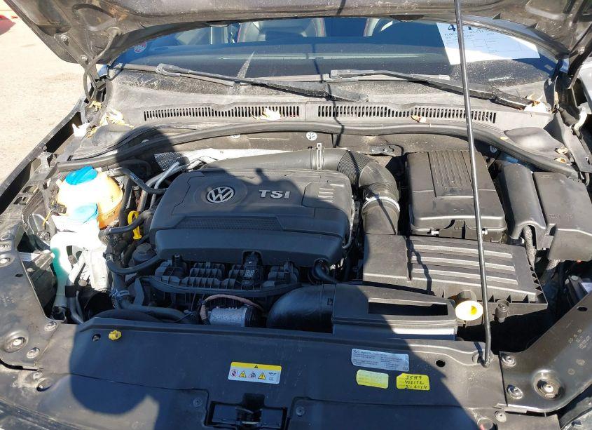 Photo 10 of 2014 Volkswagen Jetta GLI AUTOBAHN W/NAV (VIN 3VW4S7AJ2EM372744)