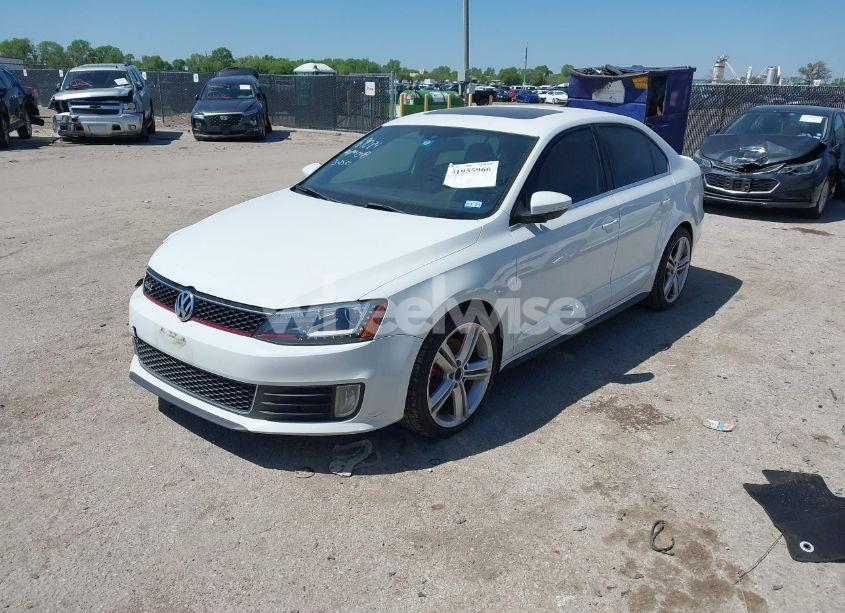 Photo 2 of 2015 Volkswagen Jetta 2.0T GLI SEL (VIN 3VW4S7AJ3FM402013)