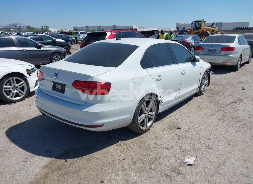Photo 4 of 2015 Volkswagen Jetta 2.0T GLI SEL (VIN 3VW4S7AJ3FM402013)