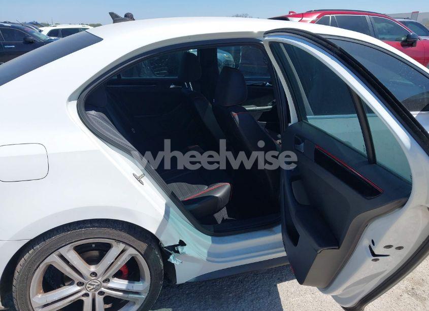 Photo 8 of 2015 Volkswagen Jetta 2.0T GLI SEL (VIN 3VW4S7AJ3FM402013)