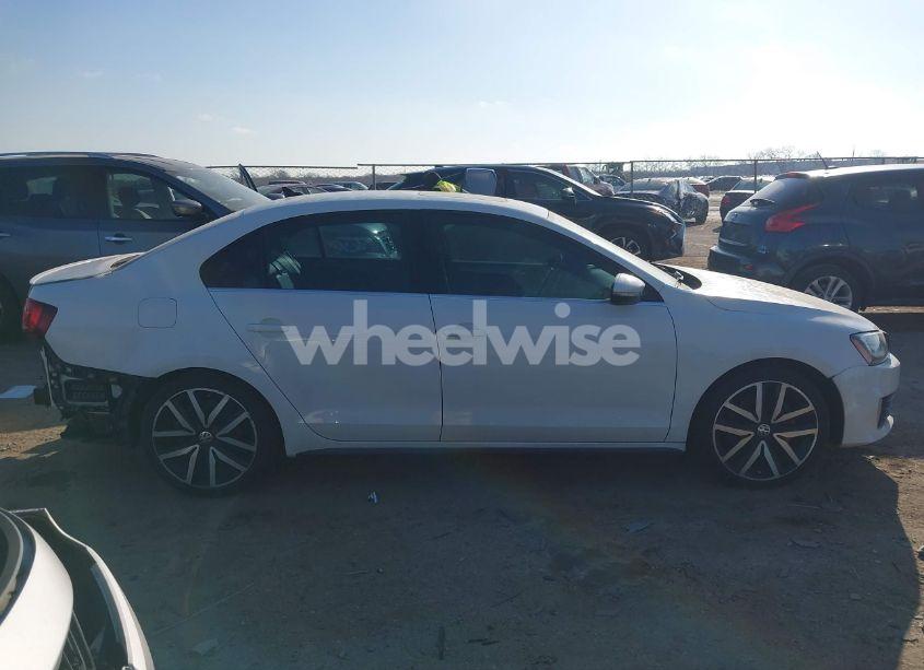 Photo 14 of 2013 Volkswagen Jetta GLI AUTOBAHN W/NAV (VIN 3VW4S7AJ6DM297898)