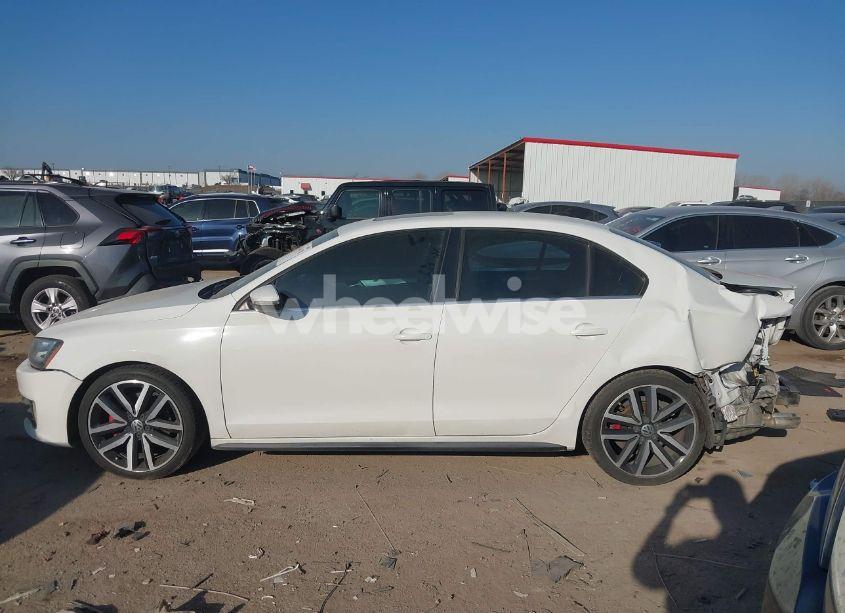 Photo 15 of 2013 Volkswagen Jetta GLI AUTOBAHN W/NAV (VIN 3VW4S7AJ6DM297898)