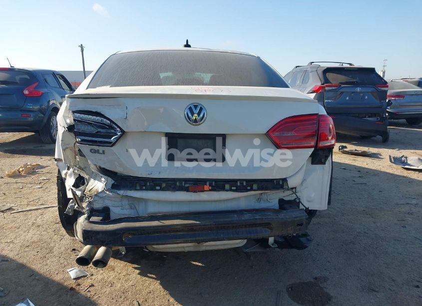 Photo 17 of 2013 Volkswagen Jetta GLI AUTOBAHN W/NAV (VIN 3VW4S7AJ6DM297898)