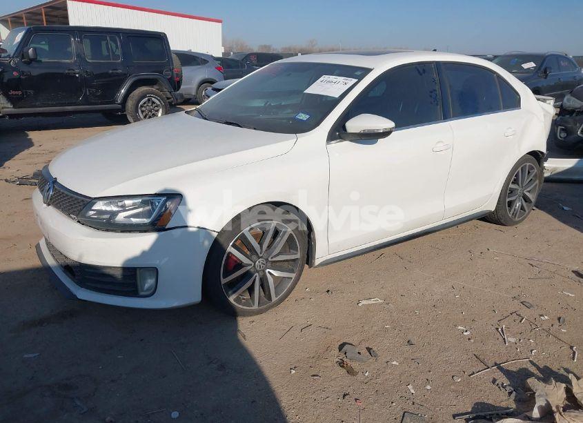 Photo 2 of 2013 Volkswagen Jetta GLI AUTOBAHN W/NAV (VIN 3VW4S7AJ6DM297898)