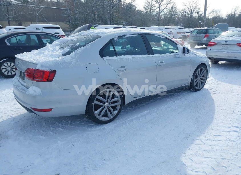 Photo 4 of 2013 Volkswagen Jetta GLI AUTOBAHN W/NAV (VIN 3VW4T7AJ1DM310716)