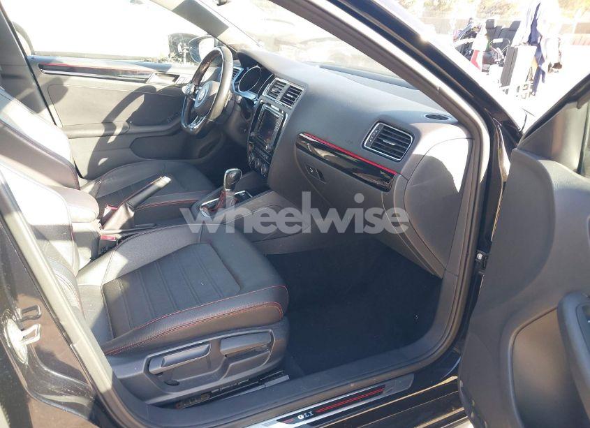 Photo 5 of 2016 Volkswagen Jetta 2.0T GLI SEL (VIN 3VW4T7AJ3GM357024)