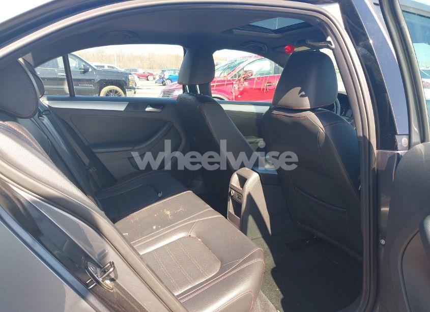 Photo 8 of 2014 Volkswagen Jetta GLI AUTOBAHN W/NAV (VIN 3VW4T7AJ6EM360187)