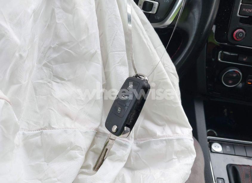 Photo 11 of 2015 Volkswagen Jetta 2.0T GLI SEL (VIN 3VW4T7AJ6FM334433)