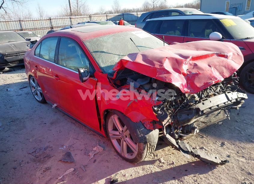 2015 Volkswagen Jetta 2.0T GLI SEL (VIN 3VW4T7AJ8FM329430) main photo