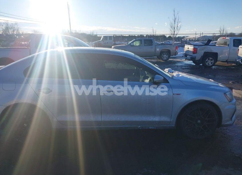 Photo 13 of 2016 Volkswagen Jetta 2.0T GLI SEL (VIN 3VW4T7AJ9GM356895)