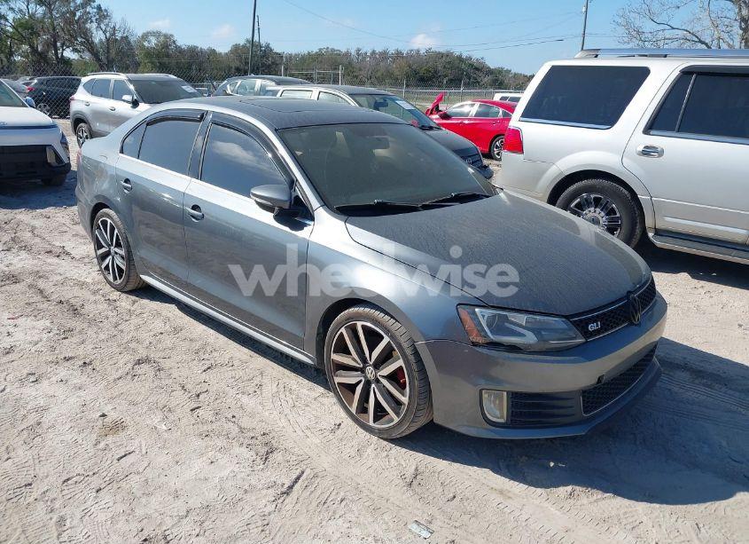 2014 Volkswagen Jetta GLI AUTOBAHN W/NAV (VIN 3VW4T7AJXEM375338) main photo