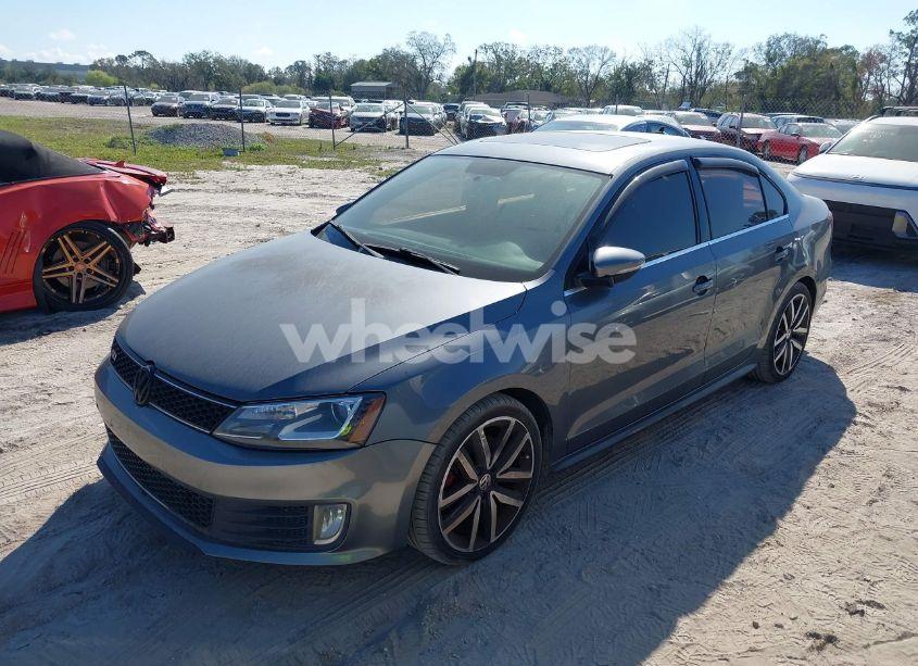 Photo 2 of 2014 Volkswagen Jetta GLI AUTOBAHN W/NAV (VIN 3VW4T7AJXEM375338)