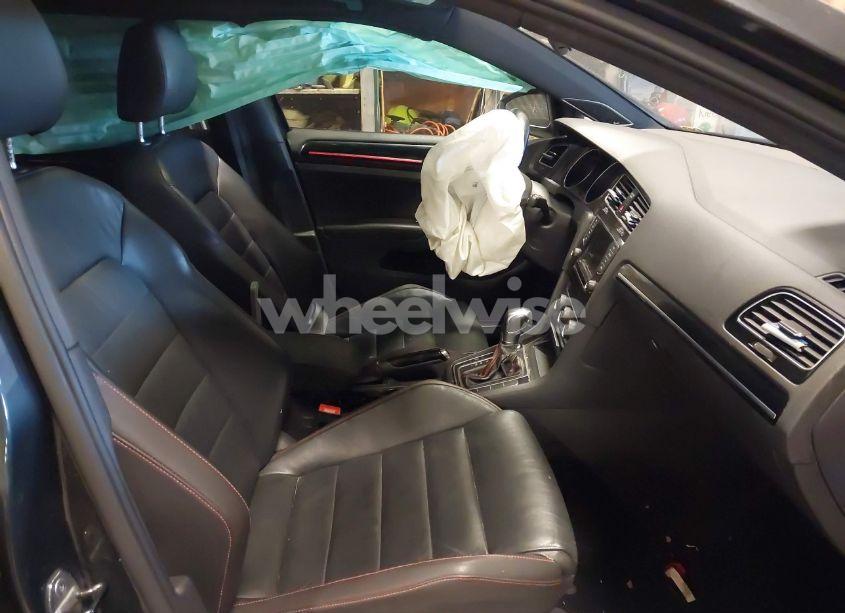 Photo 5 of 2015 Volkswagen Golf GTI 2.0T AUTOBAHN 4-DOOR (VIN 3VW4T7AU0FM009027)