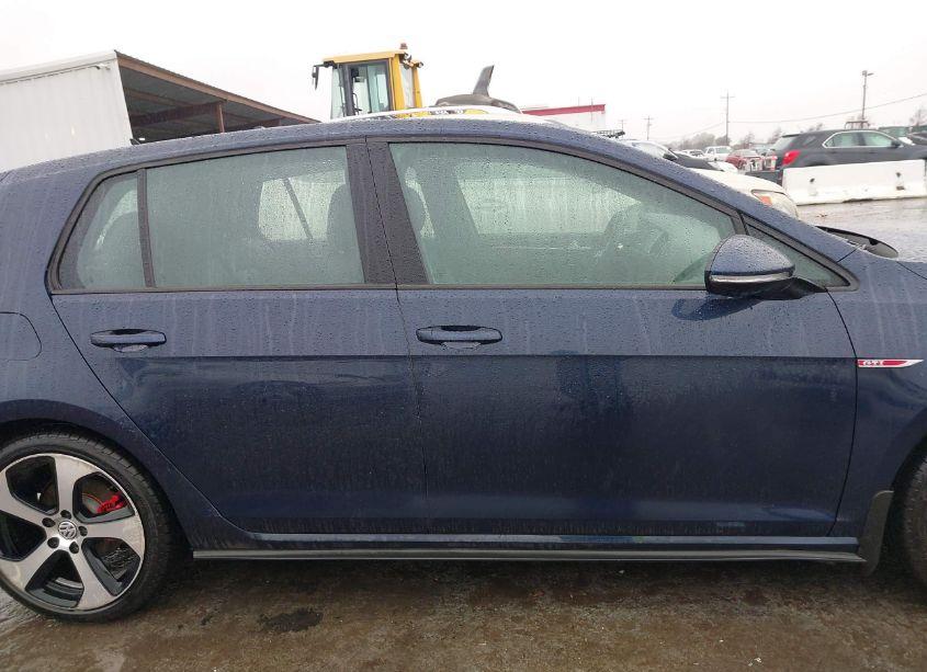 Photo 13 of 2015 Volkswagen Golf GTI 2.0T SE 4-DOOR (VIN 3VW4T7AU0FM090756)