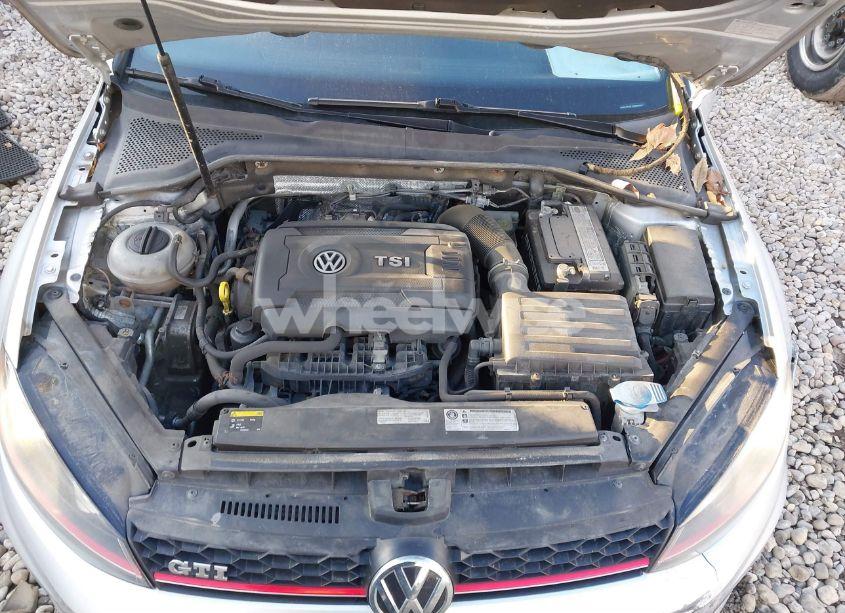 Photo 10 of 2015 Volkswagen Golf GTI 2.0T SE 4-DOOR (VIN 3VW4T7AU1FM006931)