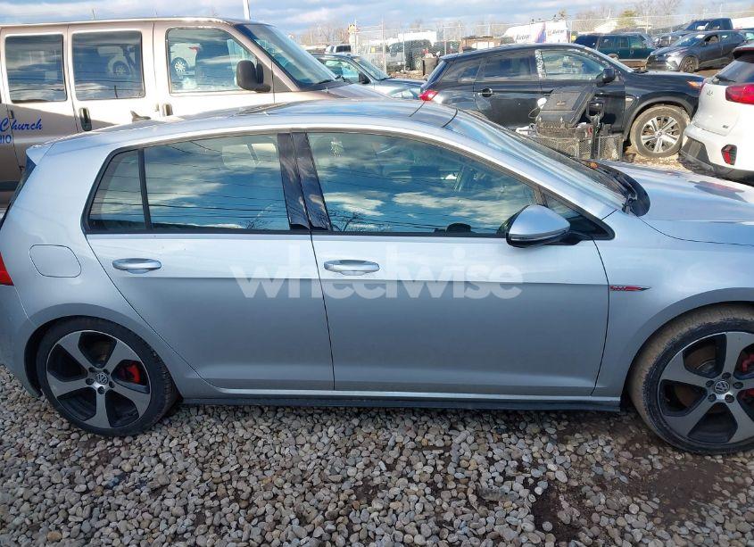 Photo 13 of 2015 Volkswagen Golf GTI 2.0T SE 4-DOOR (VIN 3VW4T7AU1FM006931)
