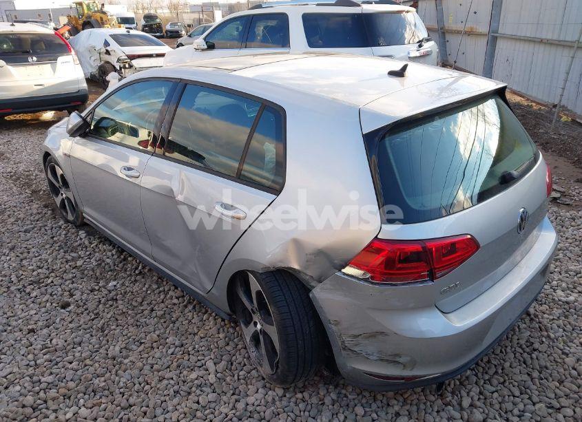 Photo 3 of 2015 Volkswagen Golf GTI 2.0T SE 4-DOOR (VIN 3VW4T7AU1FM006931)