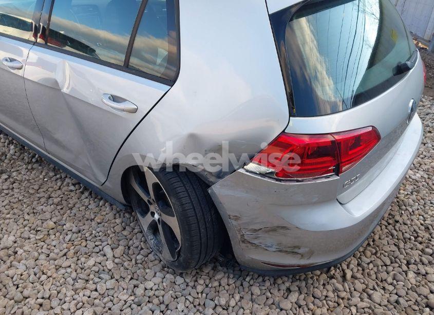 Photo 6 of 2015 Volkswagen Golf GTI 2.0T SE 4-DOOR (VIN 3VW4T7AU1FM006931)