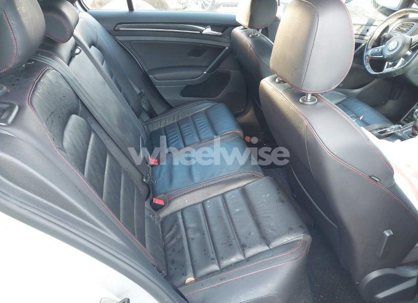 Photo 8 of 2015 Volkswagen Golf GTI 2.0T SE 4-DOOR (VIN 3VW4T7AU1FM006931)