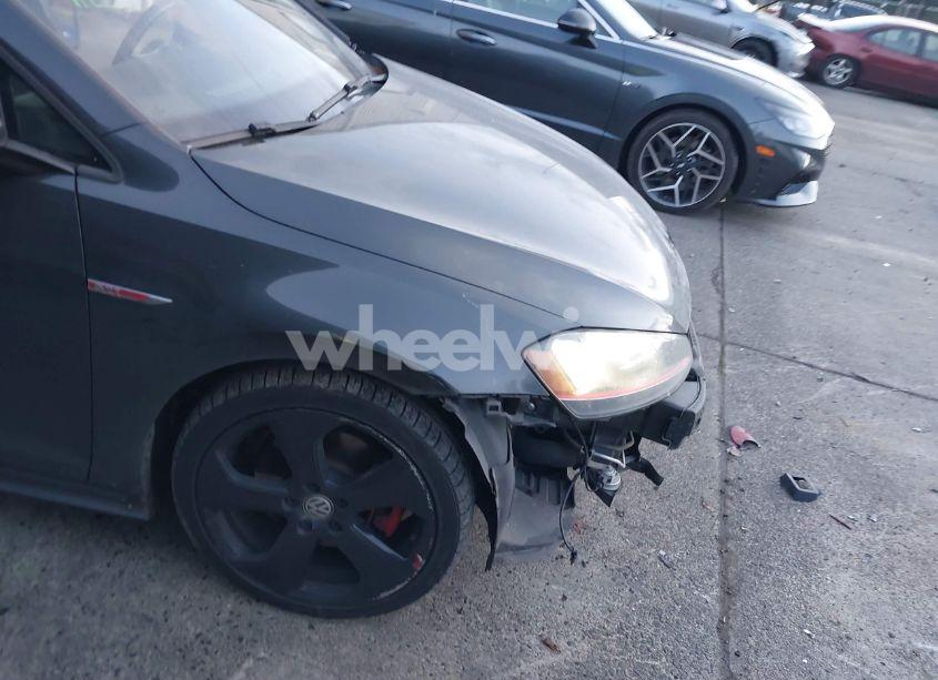 Photo 22 of 2015 Volkswagen Golf GTI 2.0T SE 4-DOOR (VIN 3VW4T7AU1FM037337)