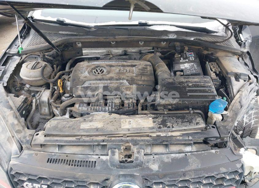 Photo 10 of 2015 Volkswagen Golf GTI 2.0T SE 4-DOOR (VIN 3VW4T7AU1FM070225)