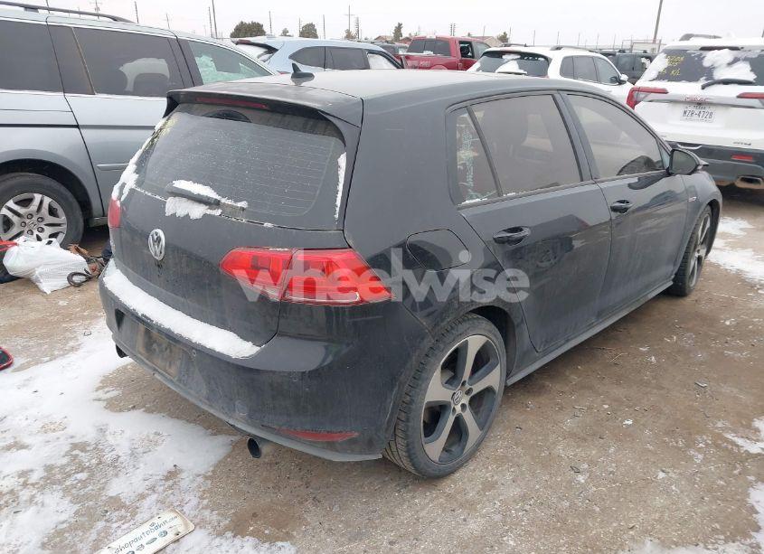 Photo 4 of 2015 Volkswagen Golf GTI 2.0T SE 4-DOOR (VIN 3VW4T7AU1FM070225)