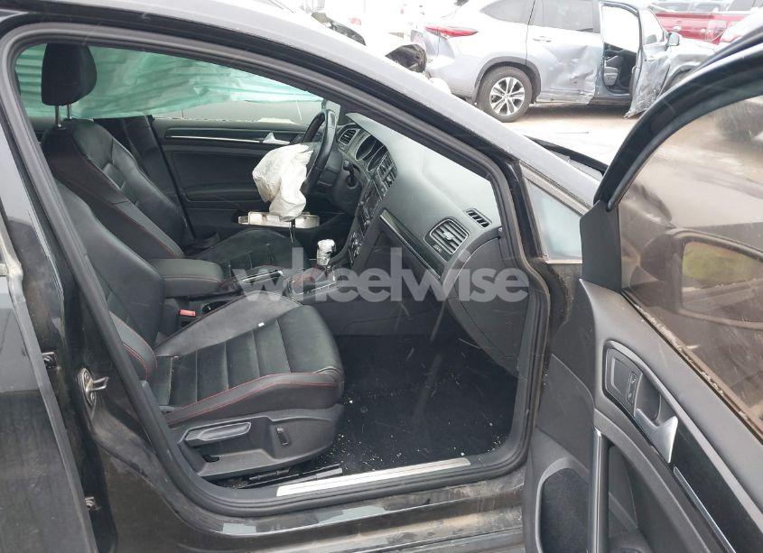 Photo 5 of 2015 Volkswagen Golf GTI 2.0T SE 4-DOOR (VIN 3VW4T7AU1FM070225)