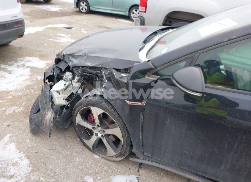 Photo 6 of 2015 Volkswagen Golf GTI 2.0T SE 4-DOOR (VIN 3VW4T7AU1FM070225)