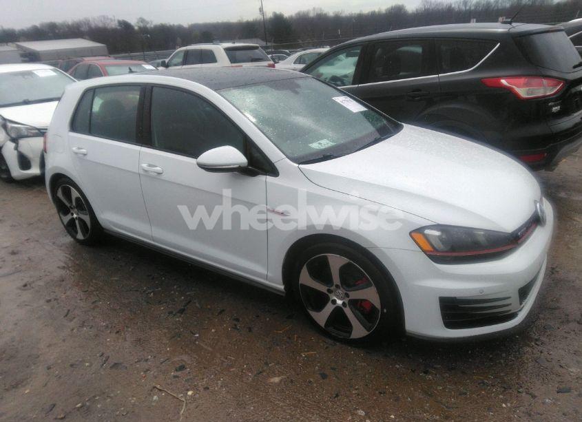 2015 Volkswagen Golf GTI 2.0T SE 4-DOOR (VIN 3VW4T7AU1FM082942) main photo