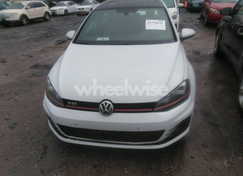 Photo 12 of 2015 Volkswagen Golf GTI 2.0T SE 4-DOOR (VIN 3VW4T7AU1FM082942)