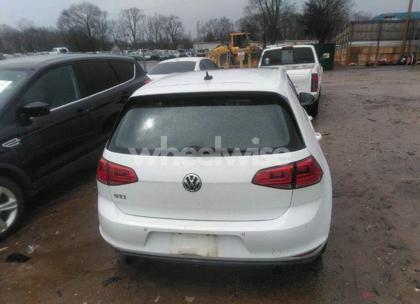 Photo 16 of 2015 Volkswagen Golf GTI 2.0T SE 4-DOOR (VIN 3VW4T7AU1FM082942)