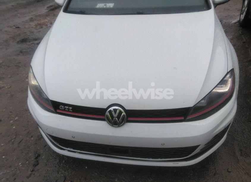 Photo 6 of 2015 Volkswagen Golf GTI 2.0T SE 4-DOOR (VIN 3VW4T7AU1FM082942)