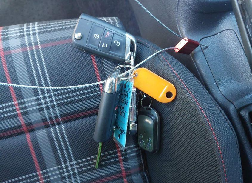 Photo 11 of 2016 Volkswagen Golf GTI S 4-DOOR (VIN 3VW4T7AU2GM016434)