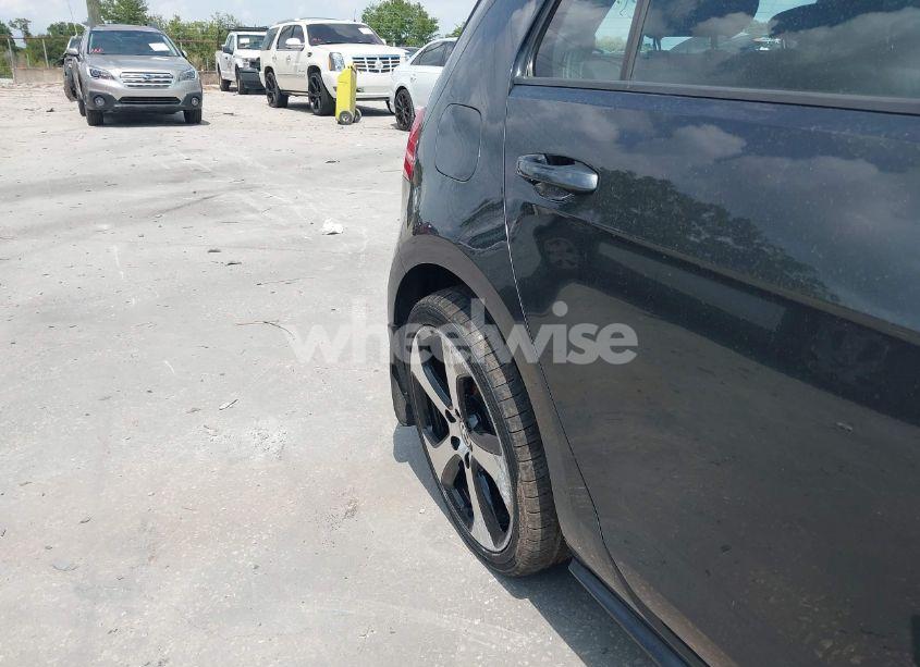 Photo 20 of 2015 Volkswagen Golf GTI 2.0T AUTOBAHN 4-DOOR (VIN 3VW4T7AU3FM029403)