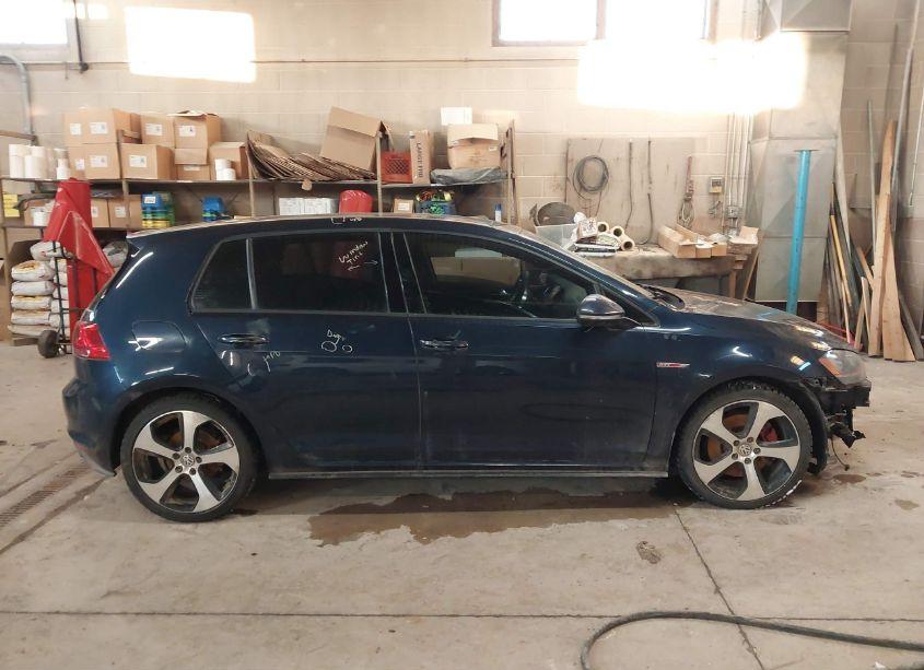 Photo 13 of 2015 Volkswagen Golf GTI 2.0T SE 4-DOOR (VIN 3VW4T7AU4FM061888)