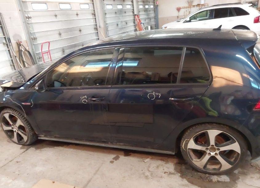 Photo 14 of 2015 Volkswagen Golf GTI 2.0T SE 4-DOOR (VIN 3VW4T7AU4FM061888)