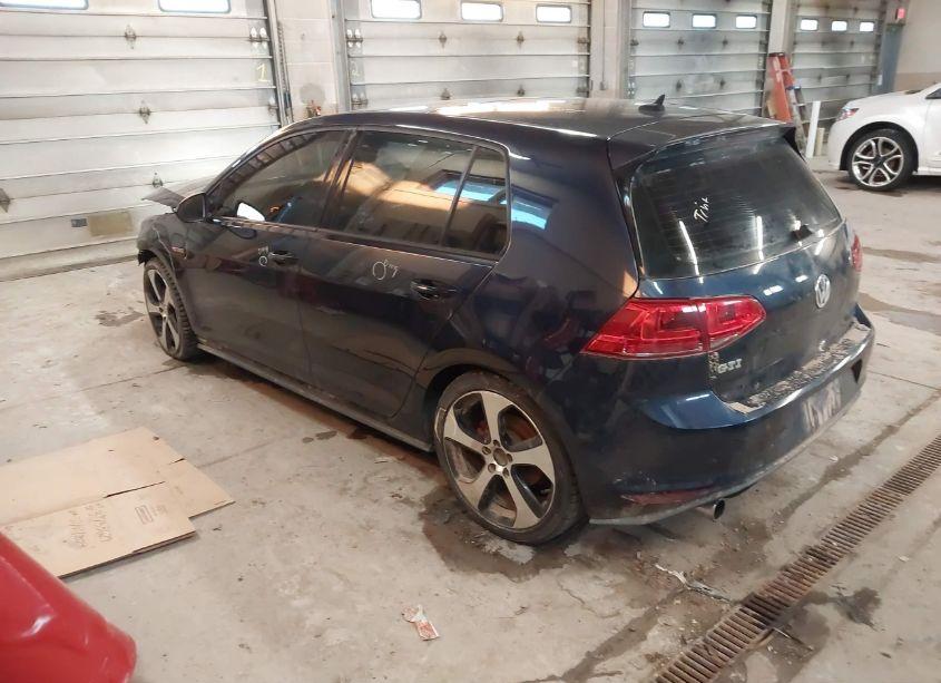 Photo 3 of 2015 Volkswagen Golf GTI 2.0T SE 4-DOOR (VIN 3VW4T7AU4FM061888)