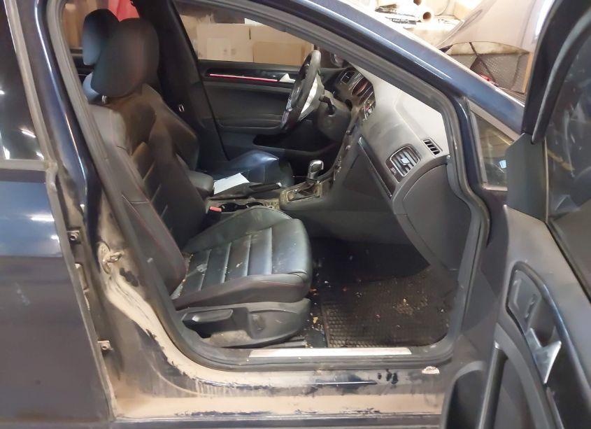 Photo 5 of 2015 Volkswagen Golf GTI 2.0T SE 4-DOOR (VIN 3VW4T7AU4FM061888)