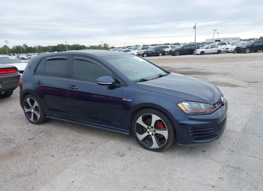 2015 Volkswagen Golf GTI 2.0T SE 4-DOOR (VIN 3VW4T7AU4FM070381) main photo