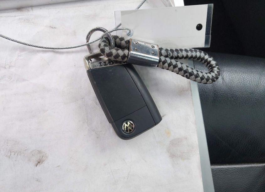 Photo 11 of 2015 Volkswagen Golf GTI 2.0T SE 4-DOOR (VIN 3VW4T7AU4FM070381)